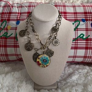 Gorgeous 2 necklaces